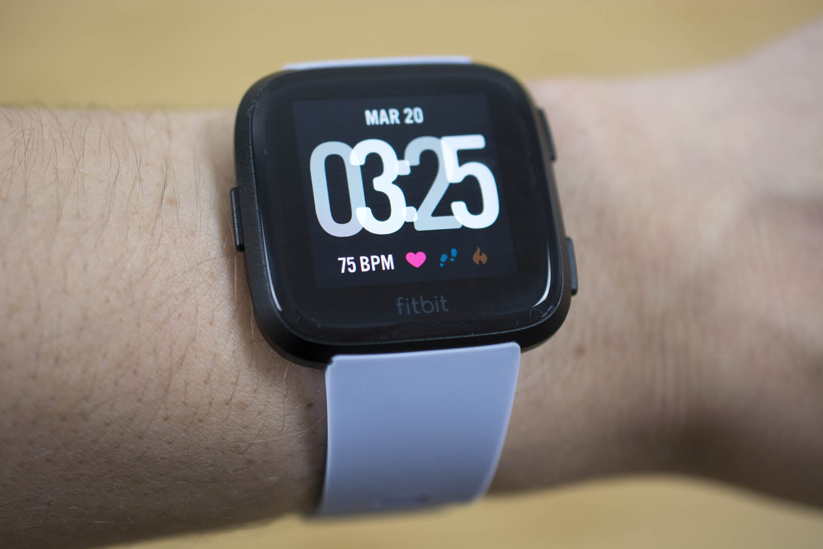 how to use your fitbit versa
