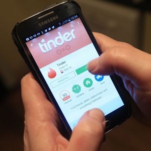 How to find someone on tinder without signing up