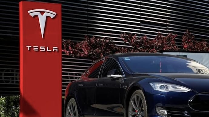 Tesla Recalls Over 321,000 Cars Due to Improper Illumination of Taillights